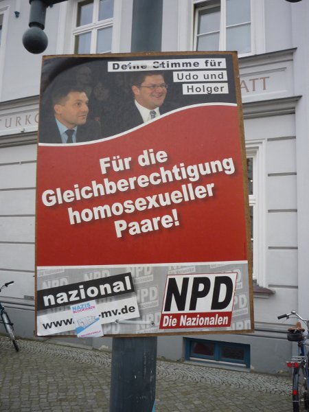 Homophobes Fakeplakat der NPD